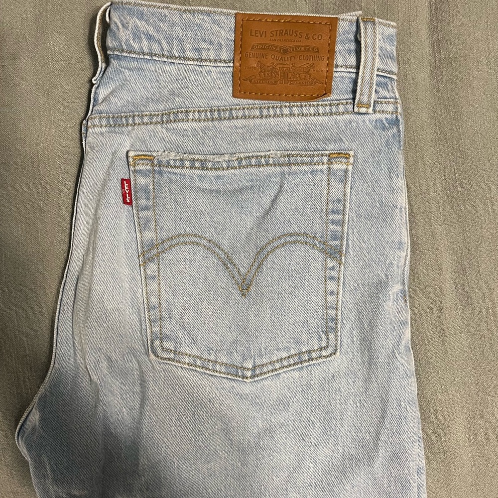 Light Blue Levis Jeans